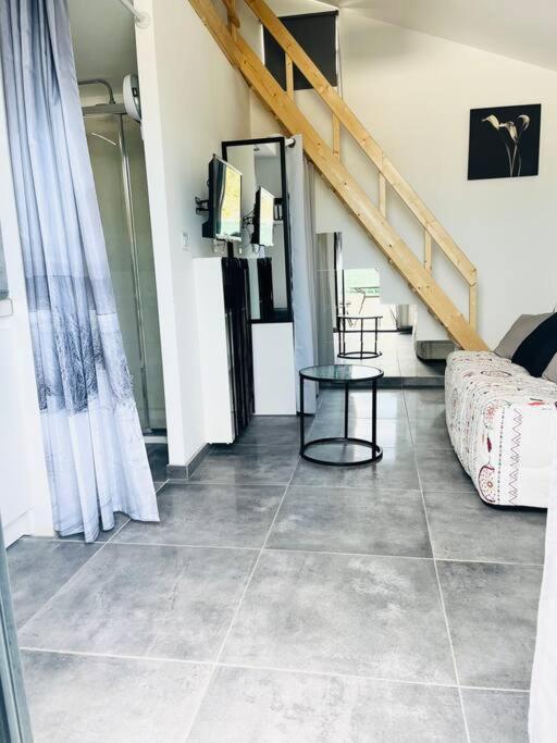 Joli Petit Studio Cosy Marignane Exterior photo